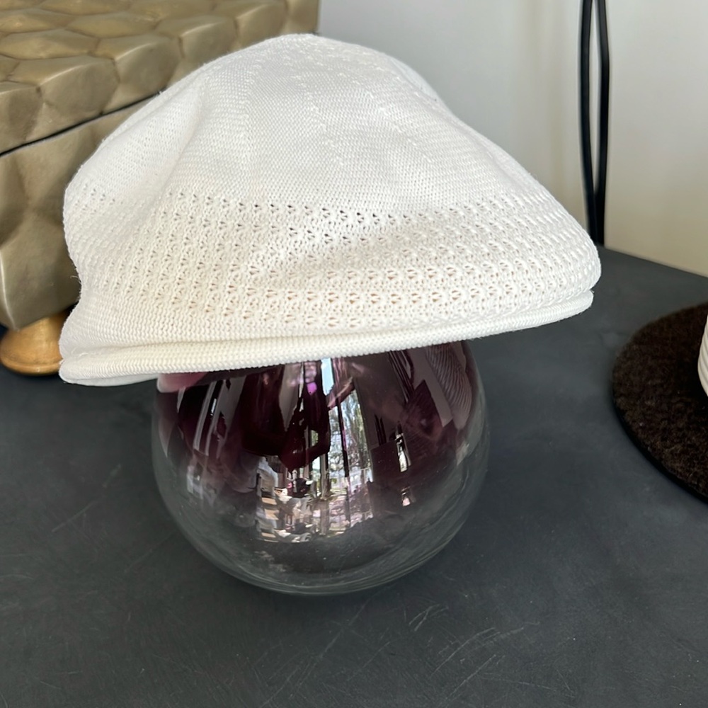 Lids, White Knit Beret Hat, size xl - Picture 6 of 7